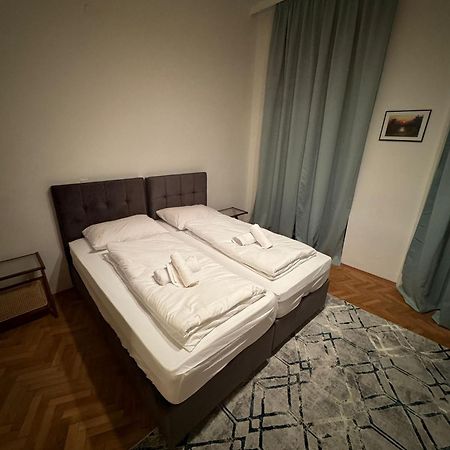 Centrally-Located Authentic Apartment Viena Exterior foto