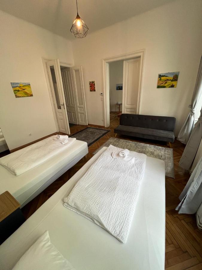 Centrally-Located Authentic Apartment Viena Exterior foto