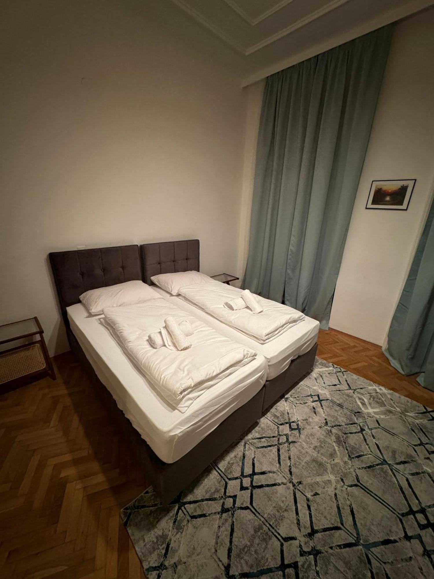 Centrally-Located Authentic Apartment Viena Exterior foto